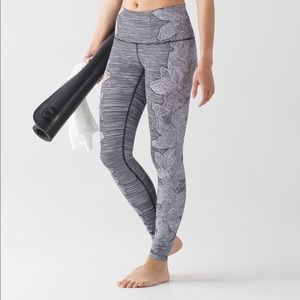 🍋 Lululemon Dottie Tribe leggings size 6